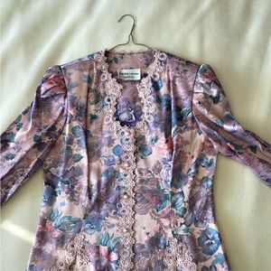 Vintage women’s floral top
